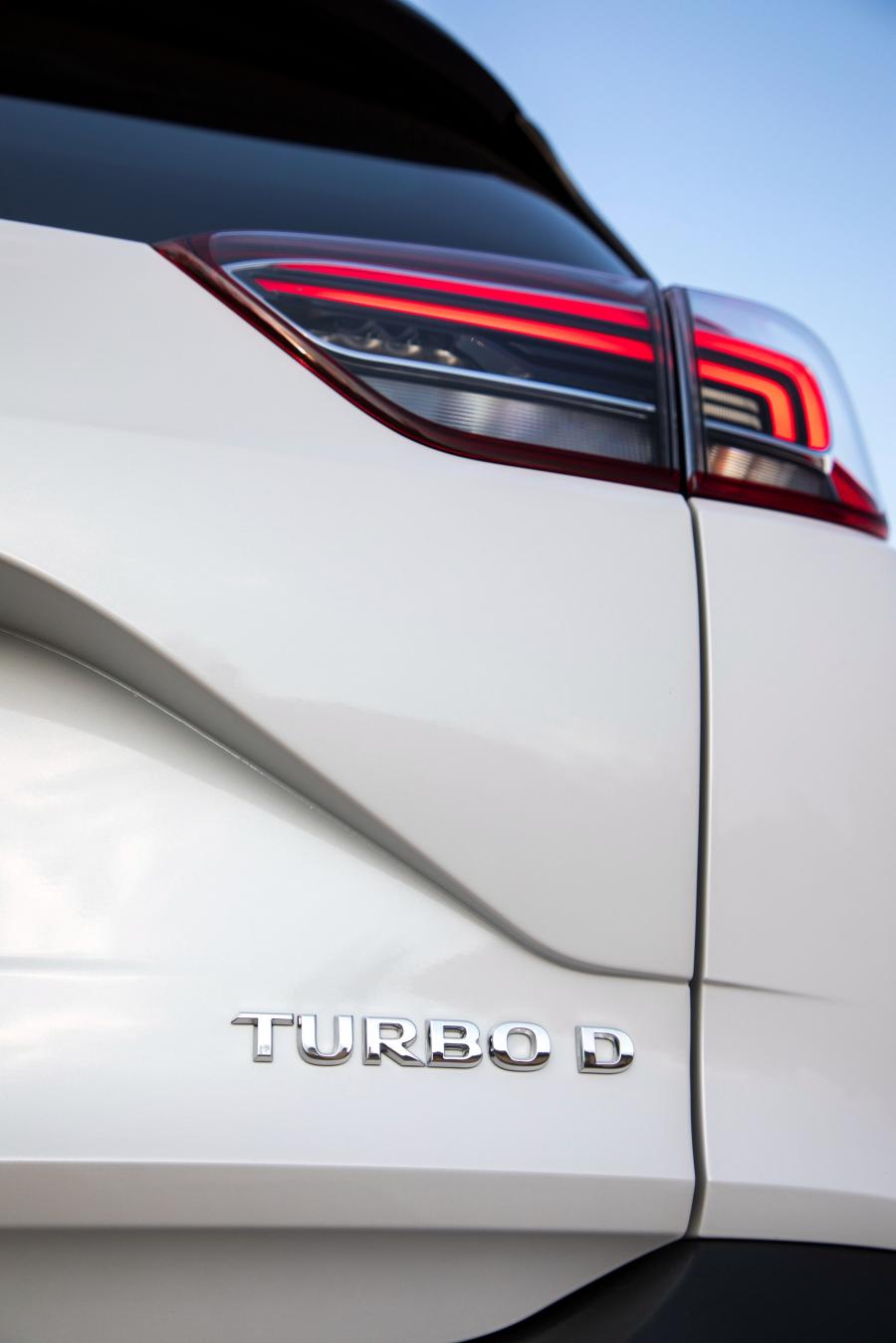 Детали экстерьера Opel Crossland X Turbo D 2017 года  (фото 7 из 12)